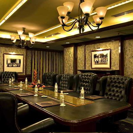 The Apartments At Merdeka Palace Hotel 쿠칭 외부 사진