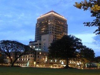 The Apartments At Merdeka Palace Hotel 쿠칭 외부 사진